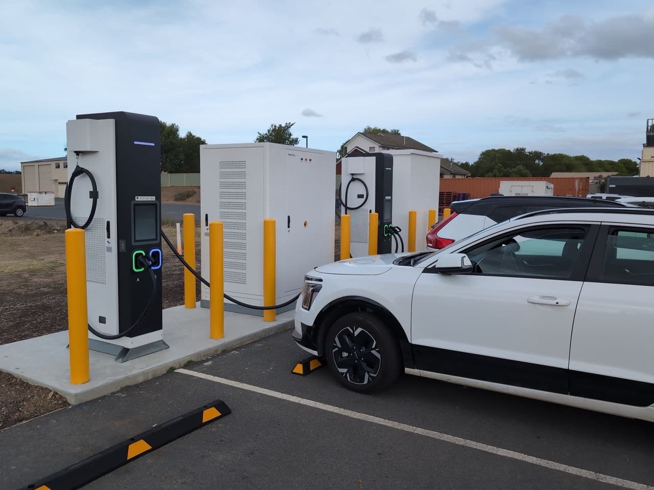 Voltra Power unit 480kW + dual 500A dispenser