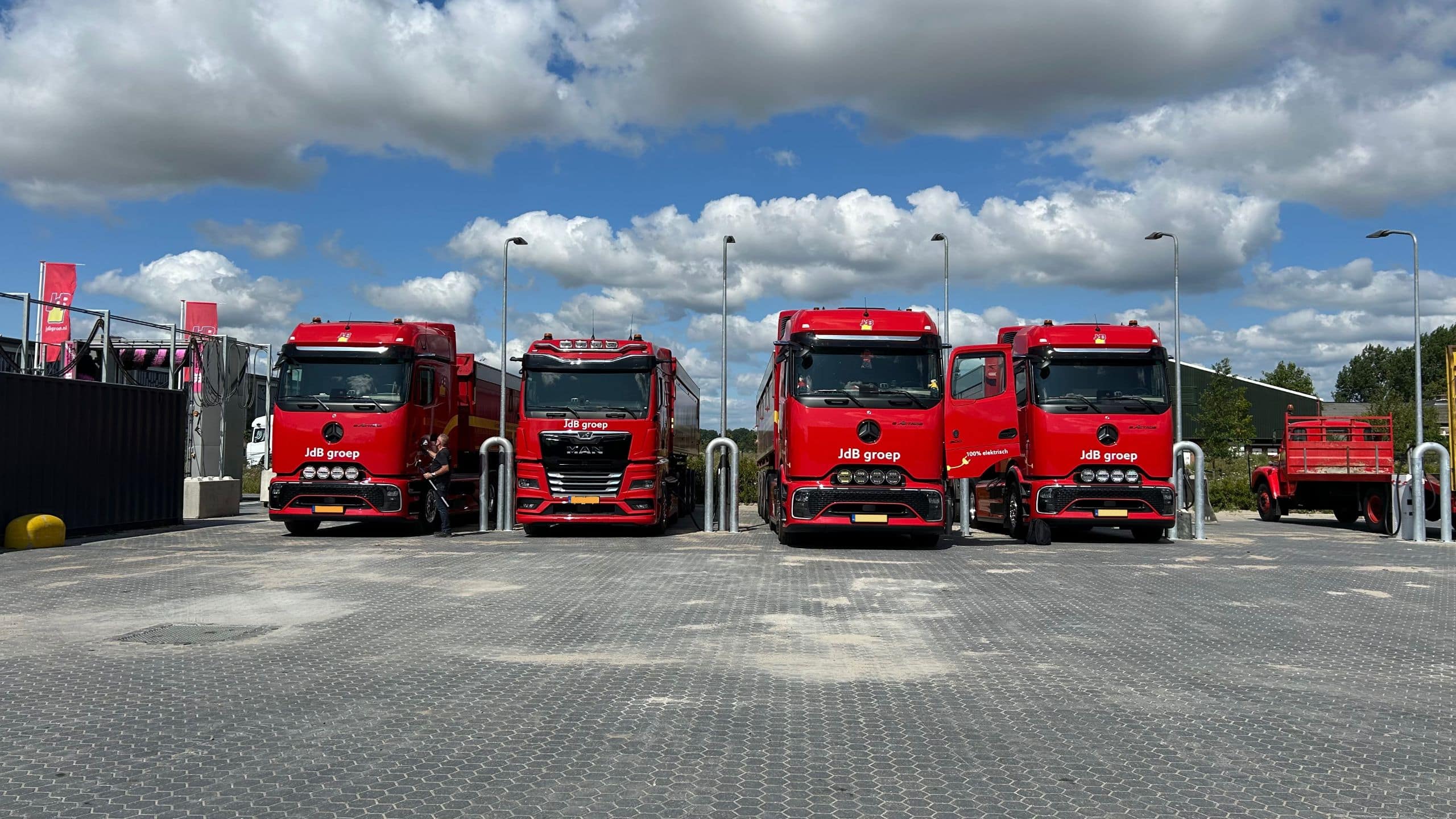 laadplein-trucks-voltra-charging